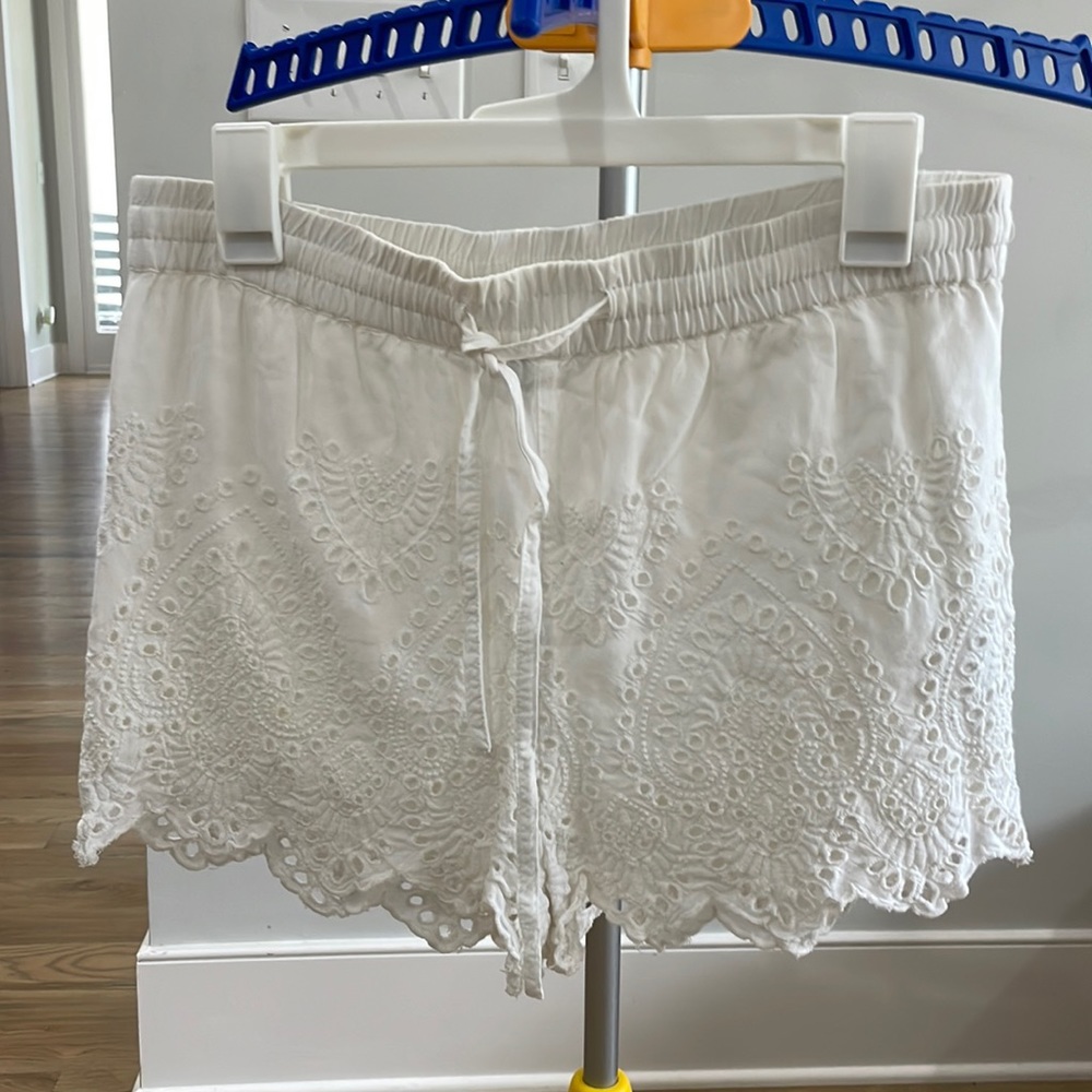 Topshop white shorts, size US 6